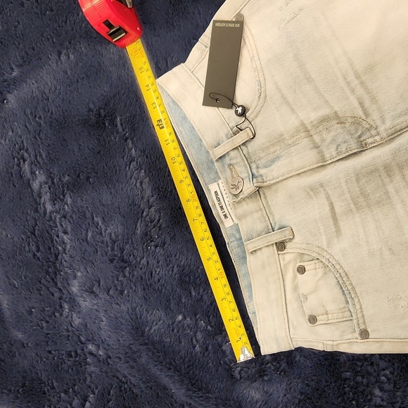 Super light wash, distressed two tone One Teaspoon skirt size 26! - Picture 9 of 10